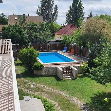 Apartment In Zamardi/balaton 20348